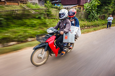 lao_wiw2016_moving_motorcycle